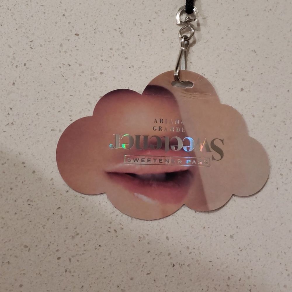 Ariana Grande Sweetener Pass